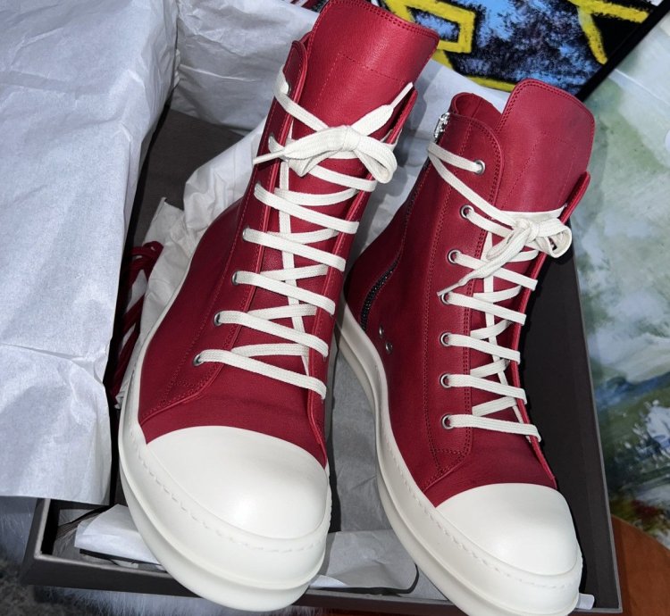RICK OWENS HI TOP SNEAKERS