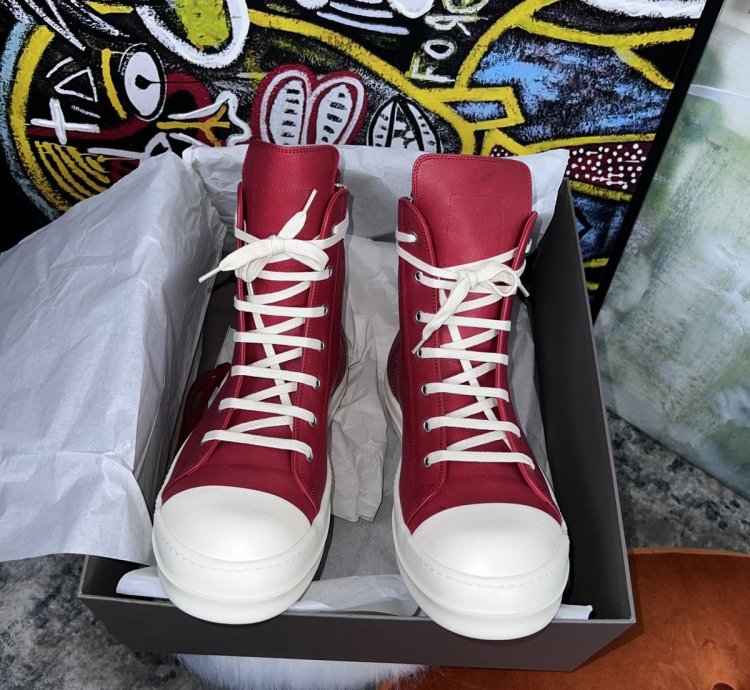 RICK OWENS HI TOP SNEAKERS