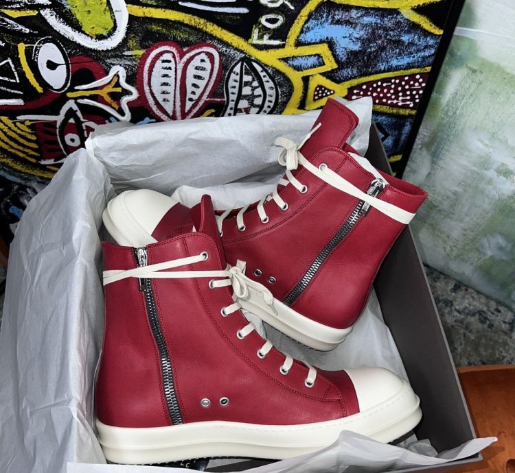 RICK OWENS HI TOP SNEAKERS