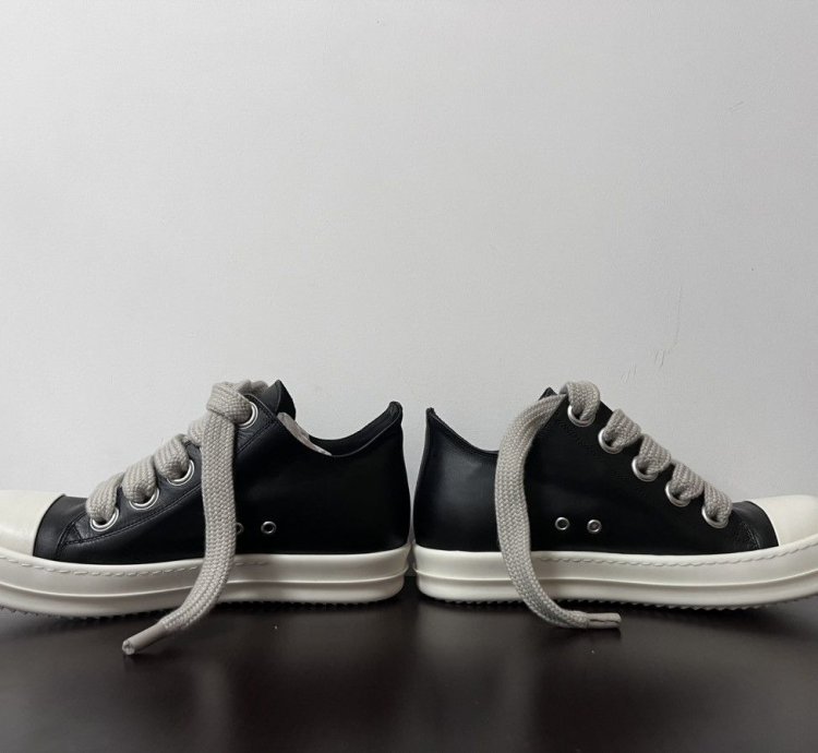 RICK OWENS JUMBO LACE RAMONES LOW SNEAKER