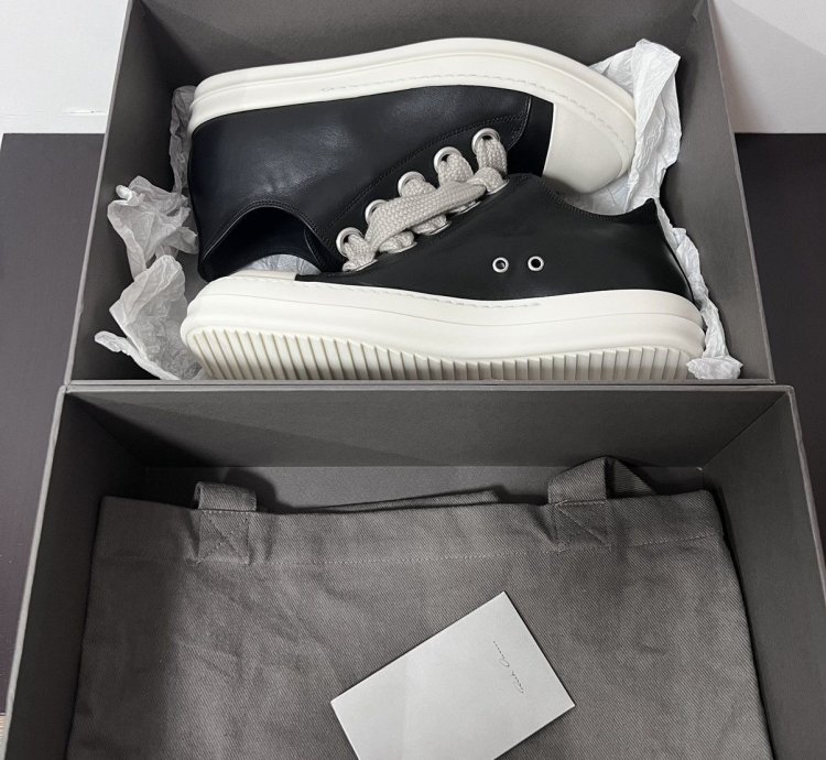 RICK OWENS JUMBO LACE RAMONES LOW SNEAKER