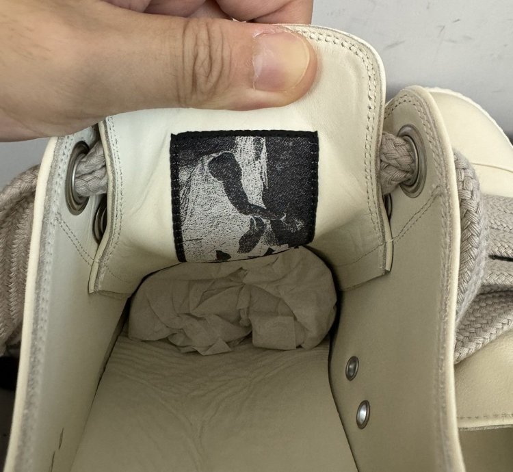 RICK OWENS LIDO MILK JUMBO LACES RAMONES LOW SNEAKERS