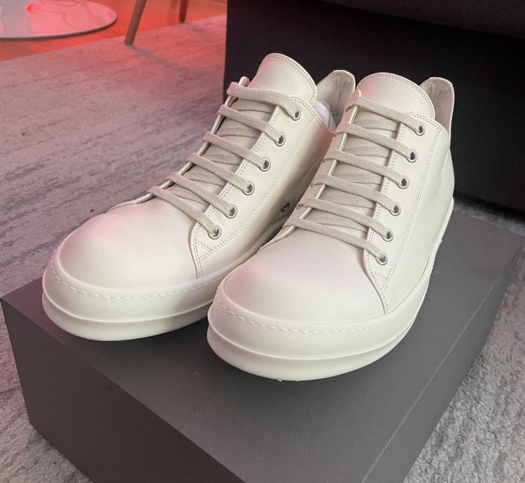 Rick Owens low-top sneaker size 42