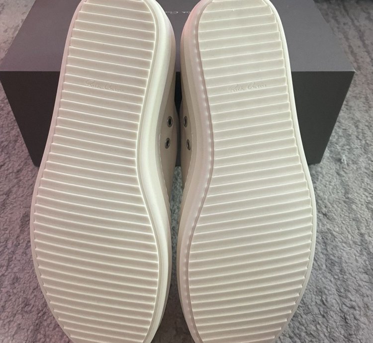 Rick Owens low-top sneaker size 42