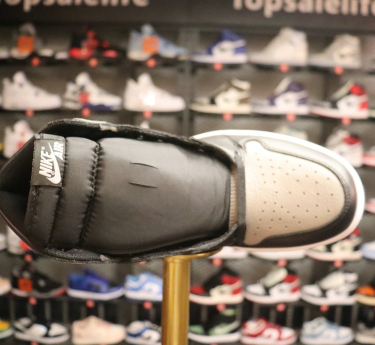 Air Jordan 1 Retro High OG 'Shadow' 2018