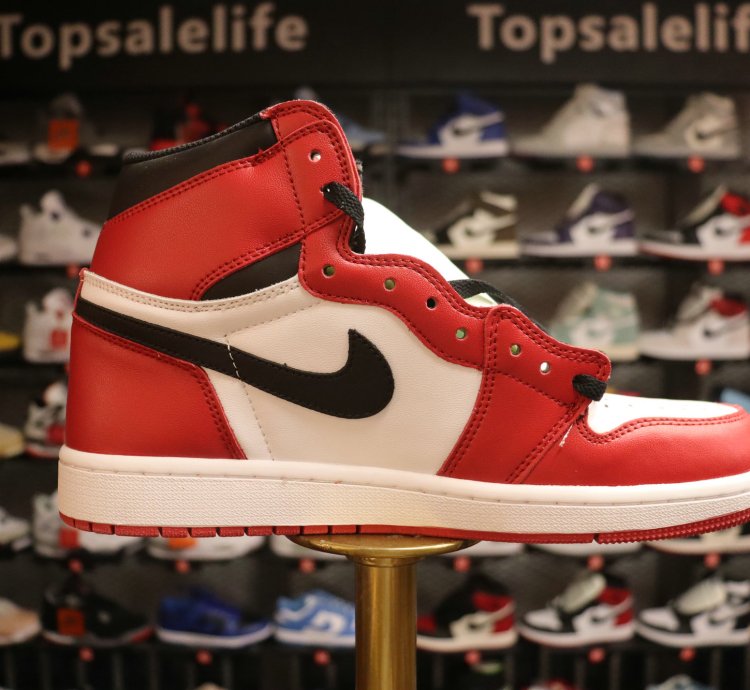 Air Jordan 1 Retro High OG 'Chicago' 2015