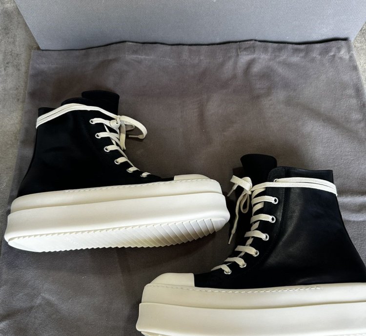 Rick Owens Mega Bumper Sneaks SZ 42 Black leather NWB