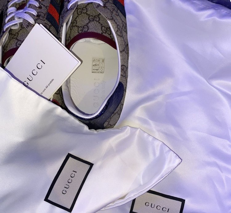 100 authentic Gucci Ace GG Supreme sneaker