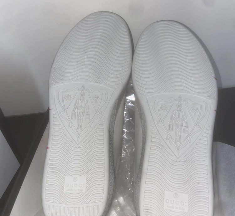Ace blade print sneaker sz 10us(9 in Gucci)