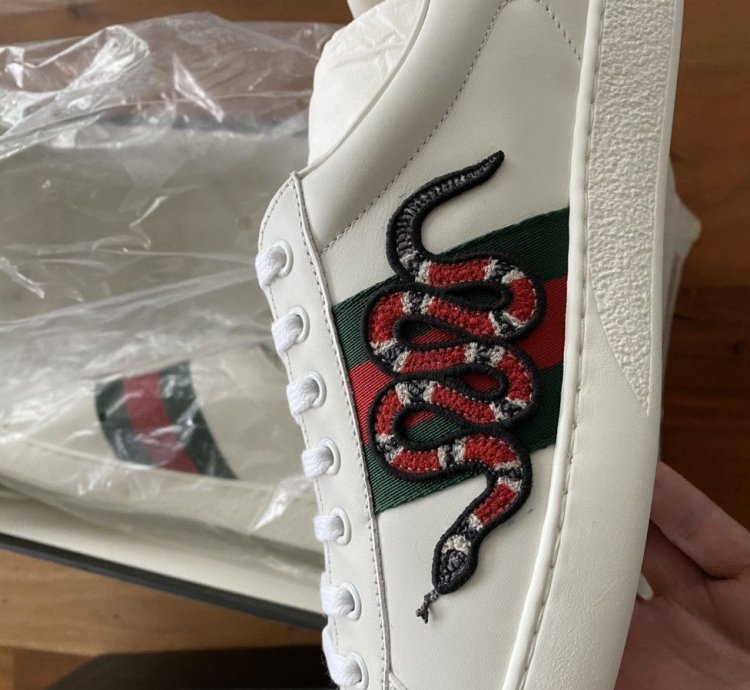 Ace Embroidered Low Snake