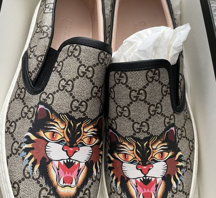Angry cat Gucci slide on sneakers