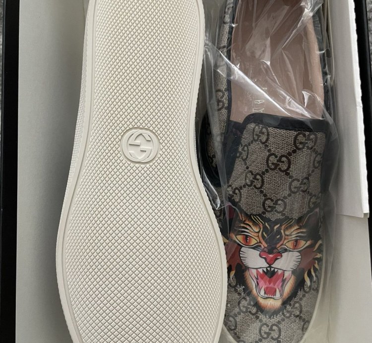 Angry cat Gucci slide on sneakers