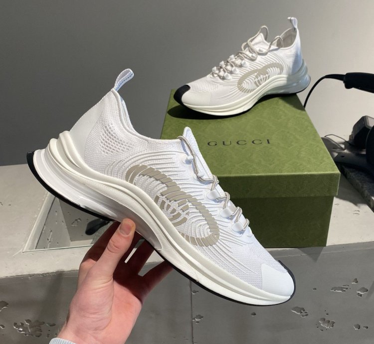 Black Week Sale Gucci Run Sneaker