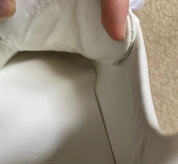 Brand NEW Gucci Ace Cat Leather Sneaker