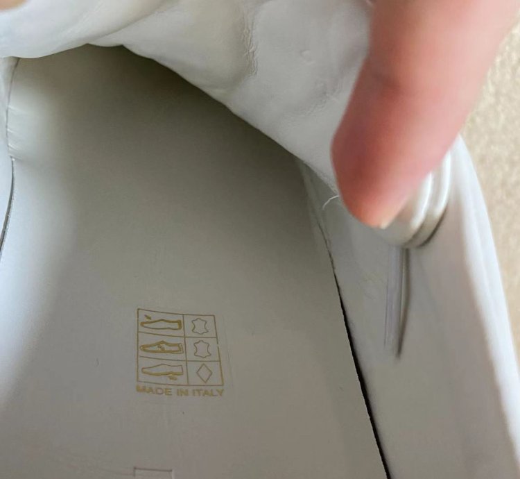 Brand NEW Gucci Ace Cat Leather Sneaker