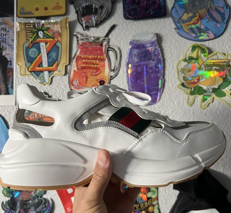 BRAND NEW GUCCI RHYTONS