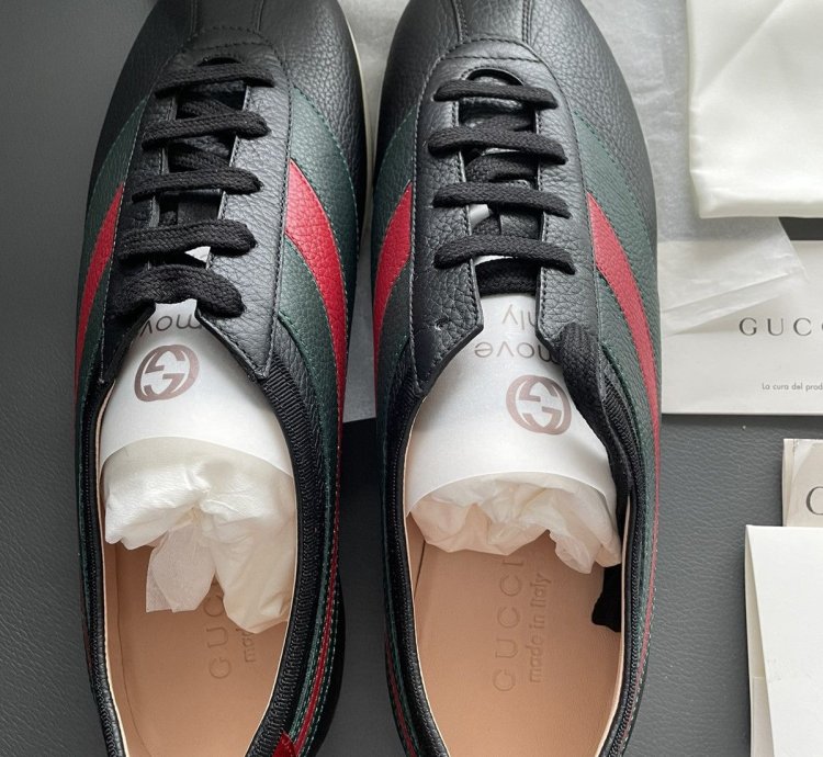 Brand New Rare Super Runway Web ACE Bee Leather Sneaker