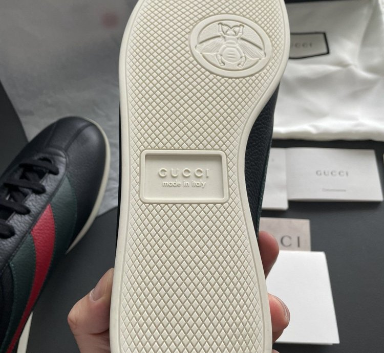 Brand New Rare Super Runway Web ACE Bee Leather Sneaker