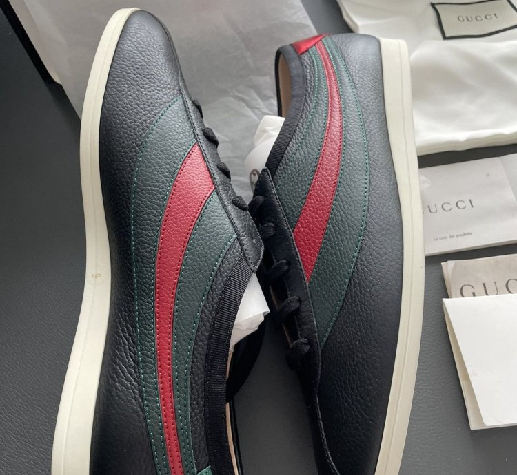 Brand New Rare Super Runway Web ACE Bee Leather Sneaker