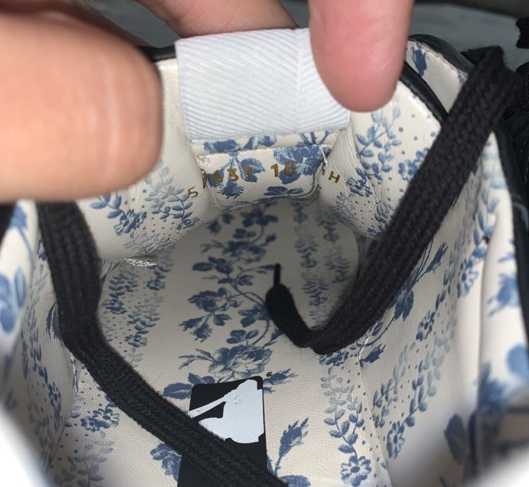 Gone in 24hrs (final price) Gucci LA Rhyton size 11