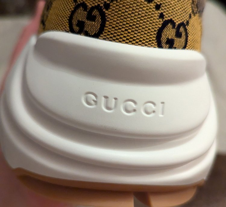 Gucci 14 5 multicolor rhyton sneakers