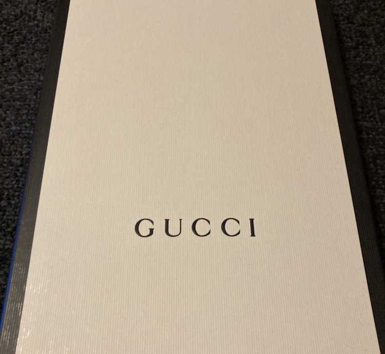 Gucci Ace Bee Stripe Logo Embellished Sneakers Size 8 5