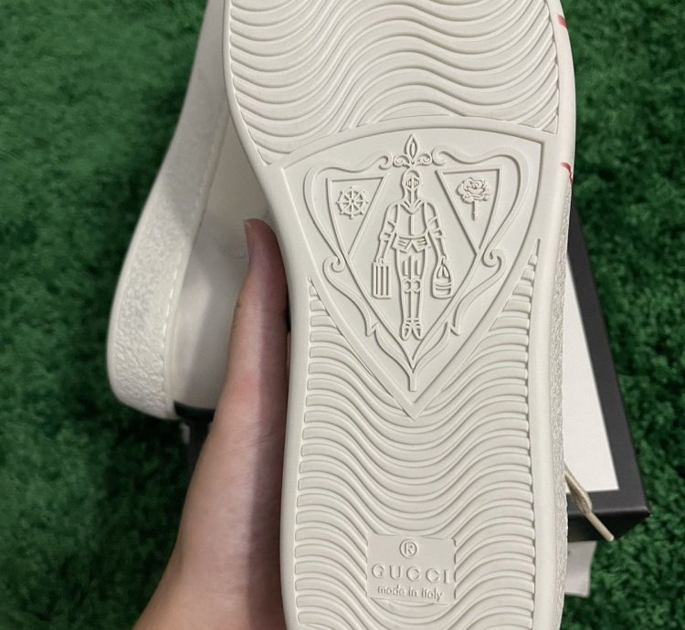 Gucci ACE Blade Logo Sneaker size UK9 US9 5
