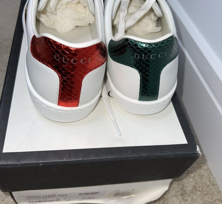Gucci Ace Embroidered Bee Leather Sneakers