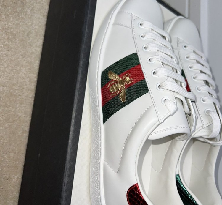 Gucci Ace Embroidered Bee Leather Sneakers