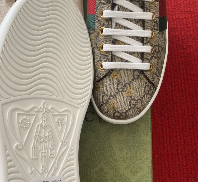 Gucci Ace GG Supreme Bees Sneaker Size 11