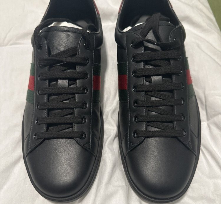 Gucci Ace Sneakers (Size 11M)
