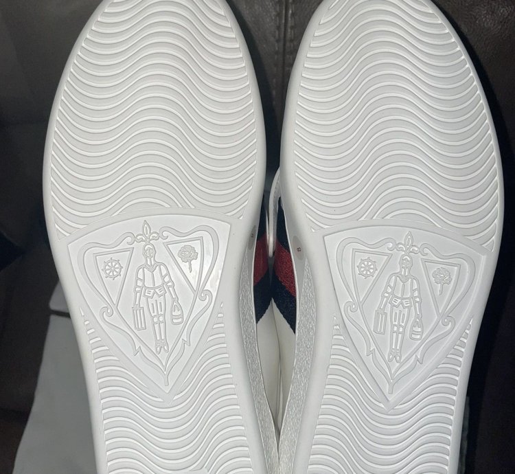 Gucci Ace Wolf Patch Sneaker Size 8 5
