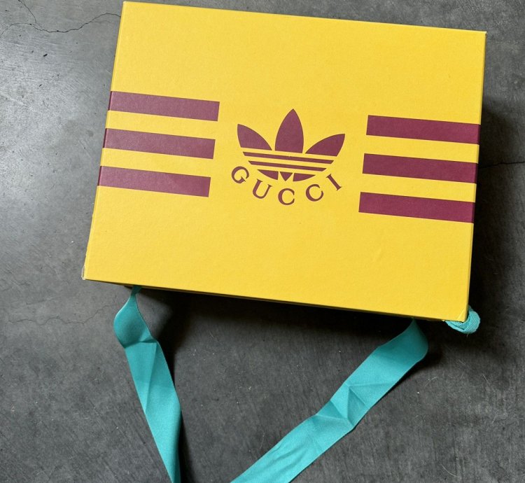Gucci Adidas Suede Madeira sneaker