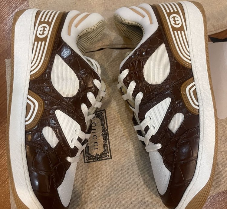 GUCCI Basket Nojum Alligator Sneaker