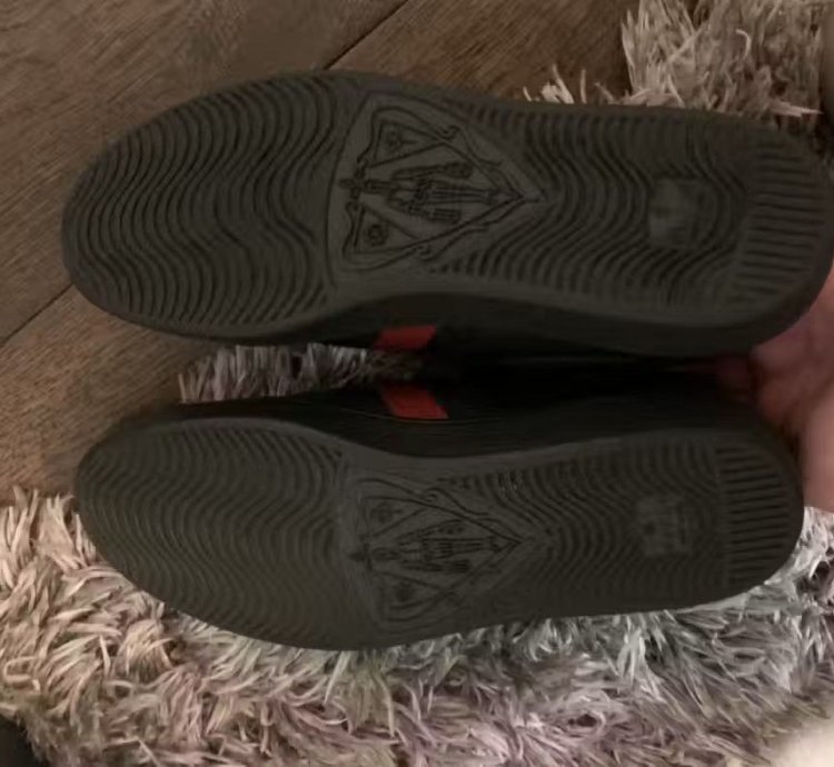 Gucci Bee Sneakers