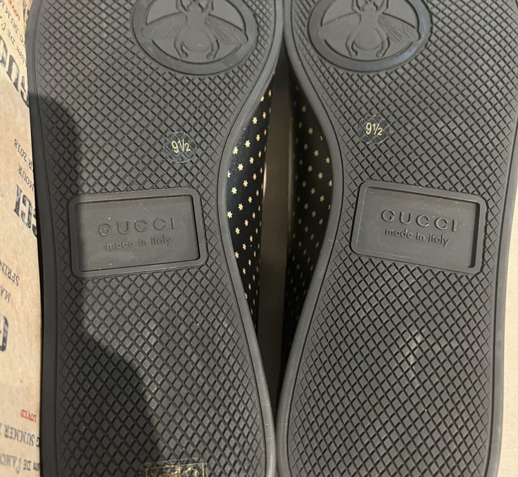 Gucci black gold star sneaker