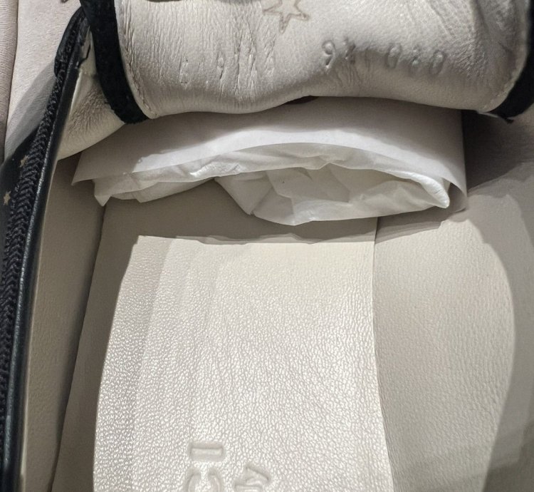 Gucci black gold star sneaker