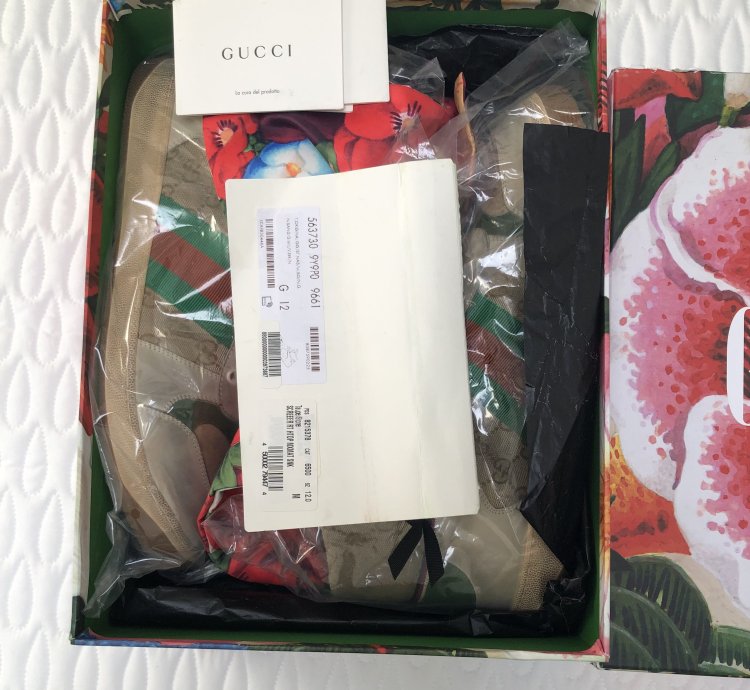 Gucci distressed GG screener