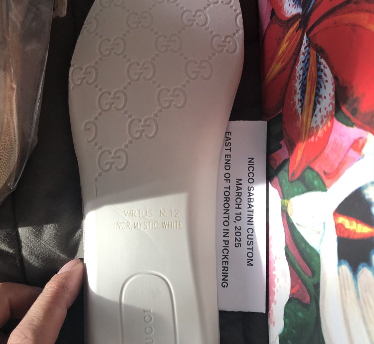Gucci distressed GG screener