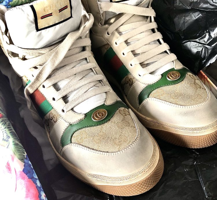 Gucci distressed GG screener