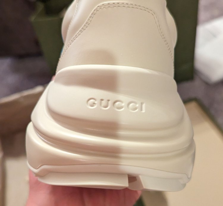 Gucci exquisite sneakers