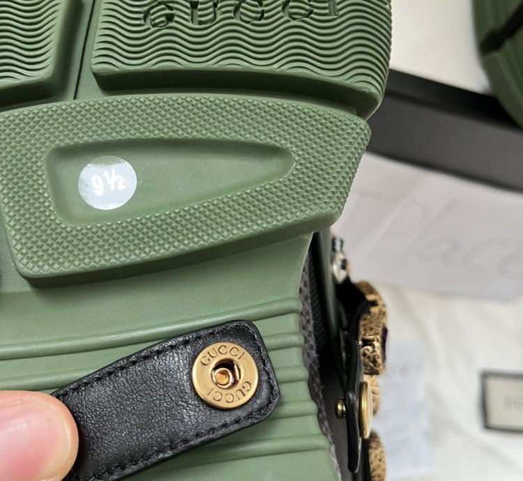 Gucci Flashtrek SEGA Green Removable Crystal