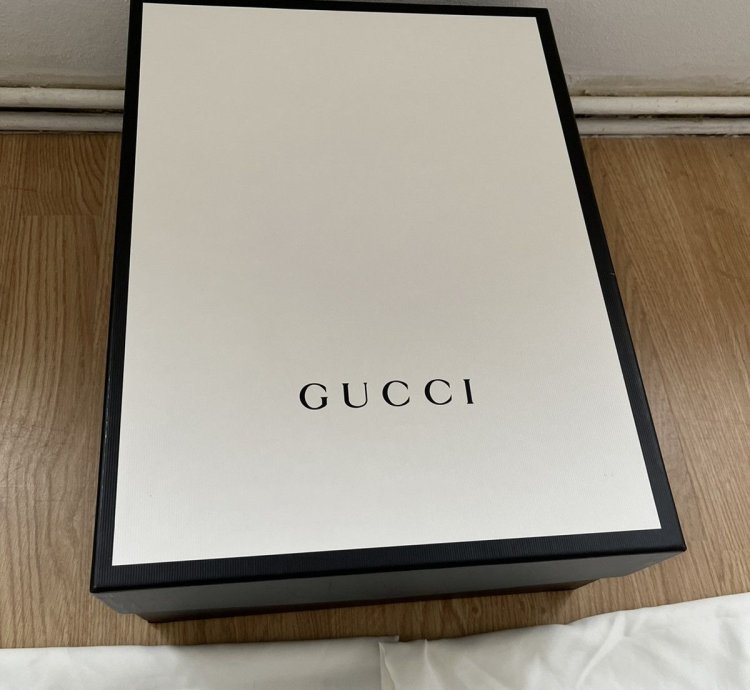 Gucci Flashtrek SEGA Green Removable Crystal