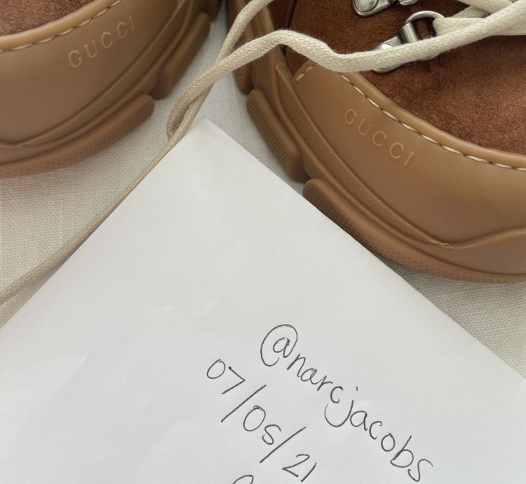 Gucci Flashtrek Sneakers