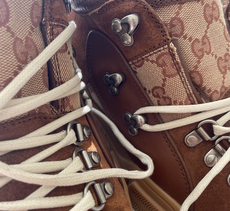 Gucci Flashtrek Sneakers