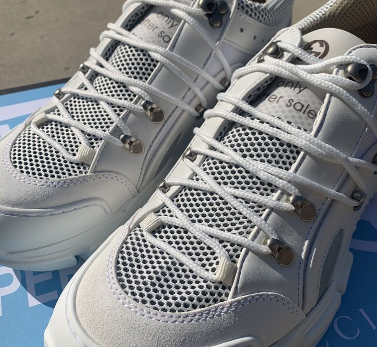 Gucci Flashtrek White Leather Sneakers