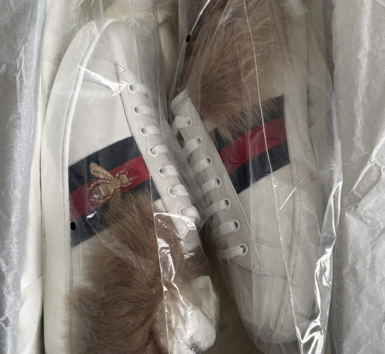Gucci Fur Bee Ace sneaker