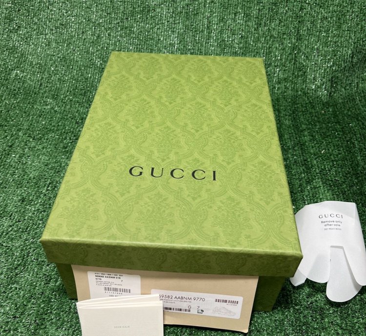 Gucci GG Embossed Black Brown Size 7