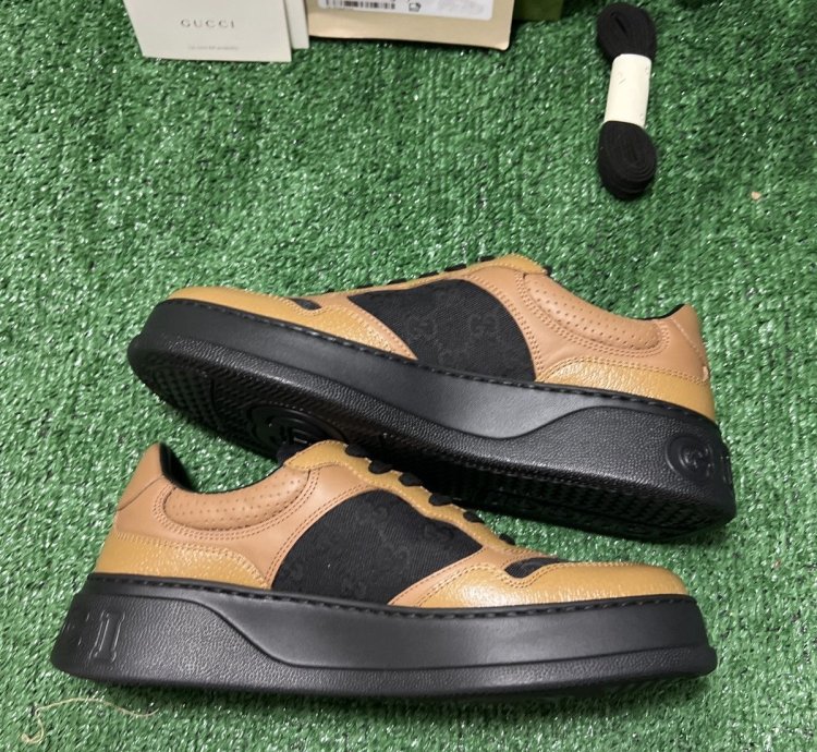 Gucci GG Embossed Black Brown Size 7