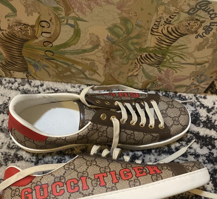 Gucci GG Tiger Ace Sneaker size 8